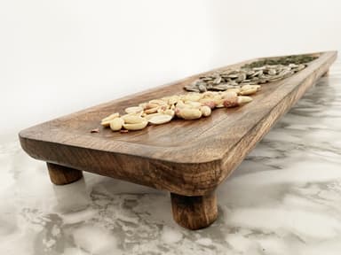 מגש הגשה מעץ עם חריטה אישית – תוצרת ישראל detail 1