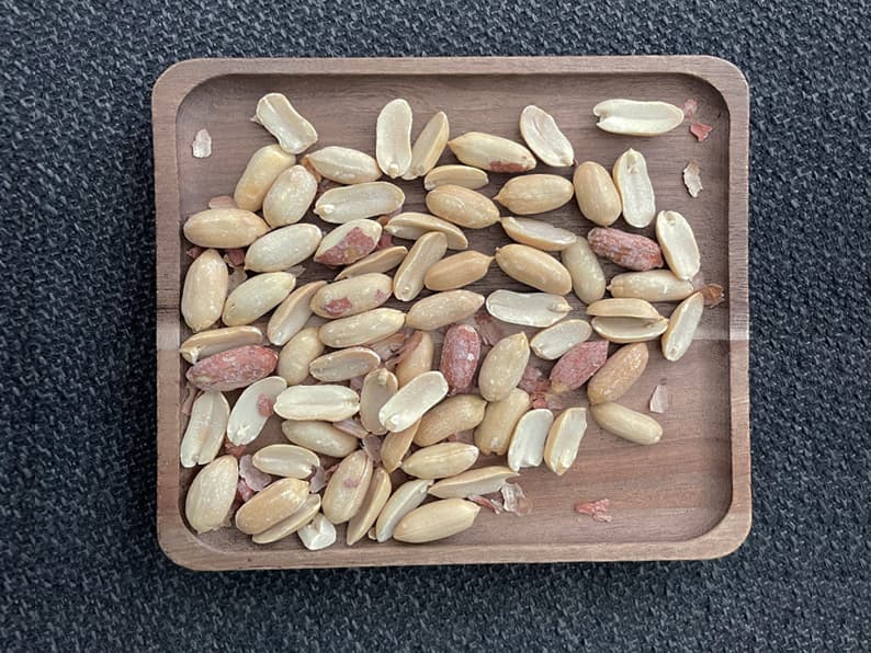 מגש עץ קטן עם חריטה אישית – ‎15×15 ס״מ